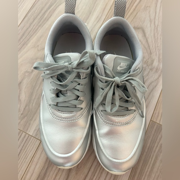 Nike Silver Air Max Thea - Picture 4 of 4